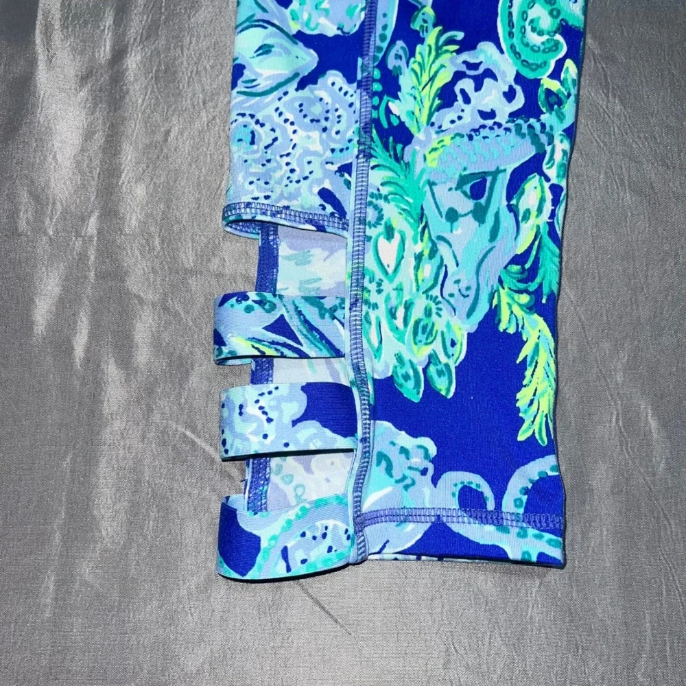 Lilly Pulitzer Luxletic Octopus Print Cropped Leggings Blue Green Cutout Mens M